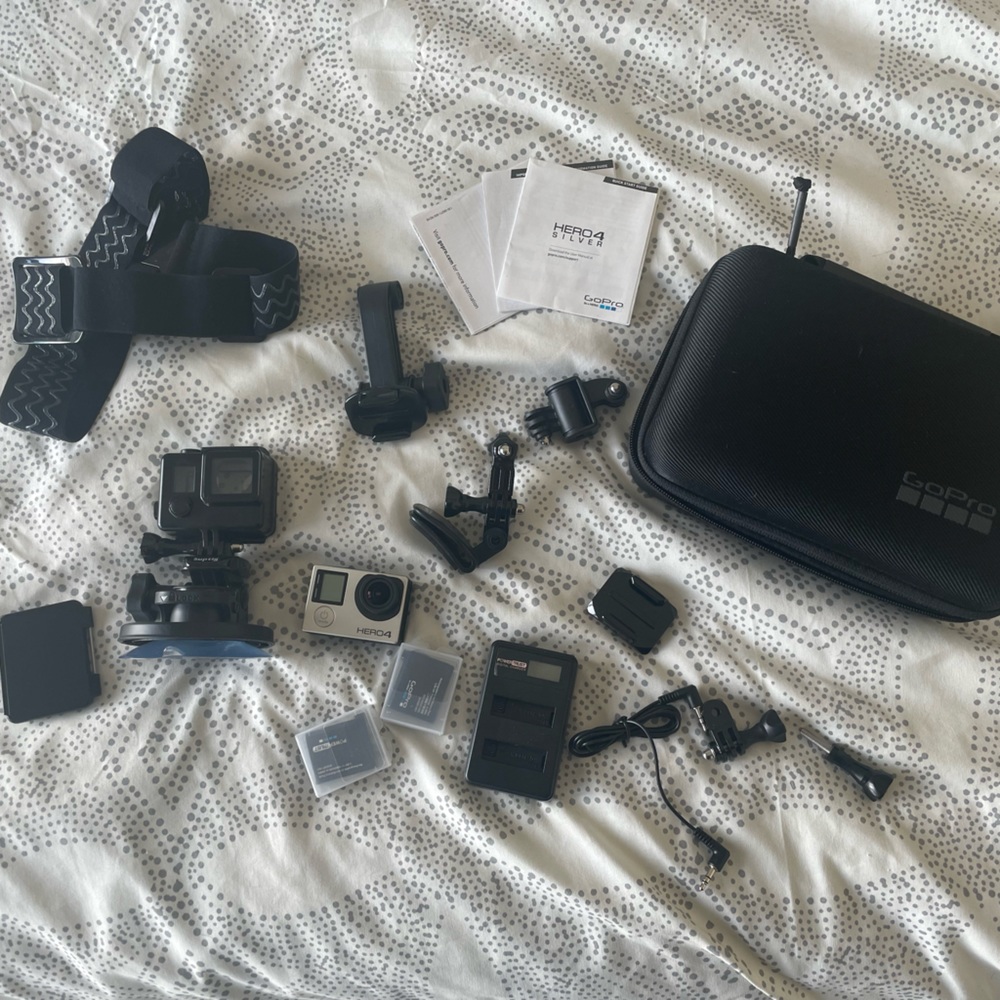 GoPro Hero 4 + accessories - Picture 3 of 3